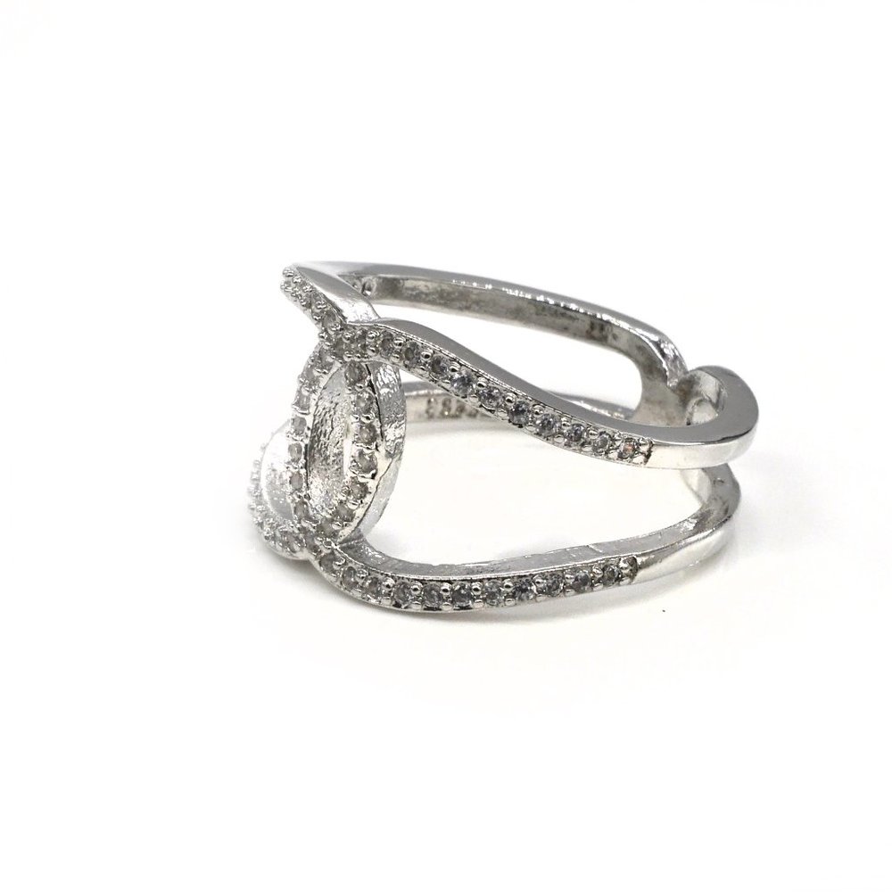 Silver ring with rhinestone. - Picture 2 of 3